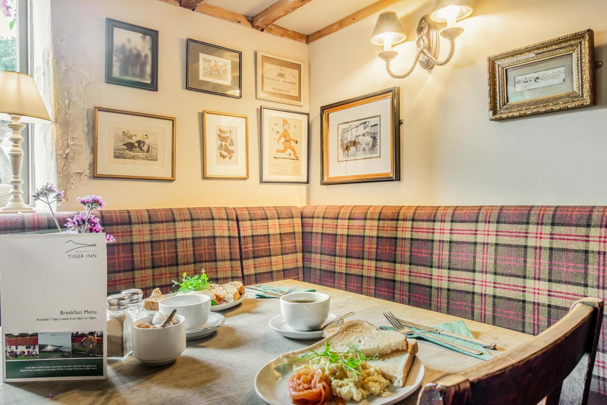 Tiger Inn - Elizabeth Eastdean エクステリア 写真